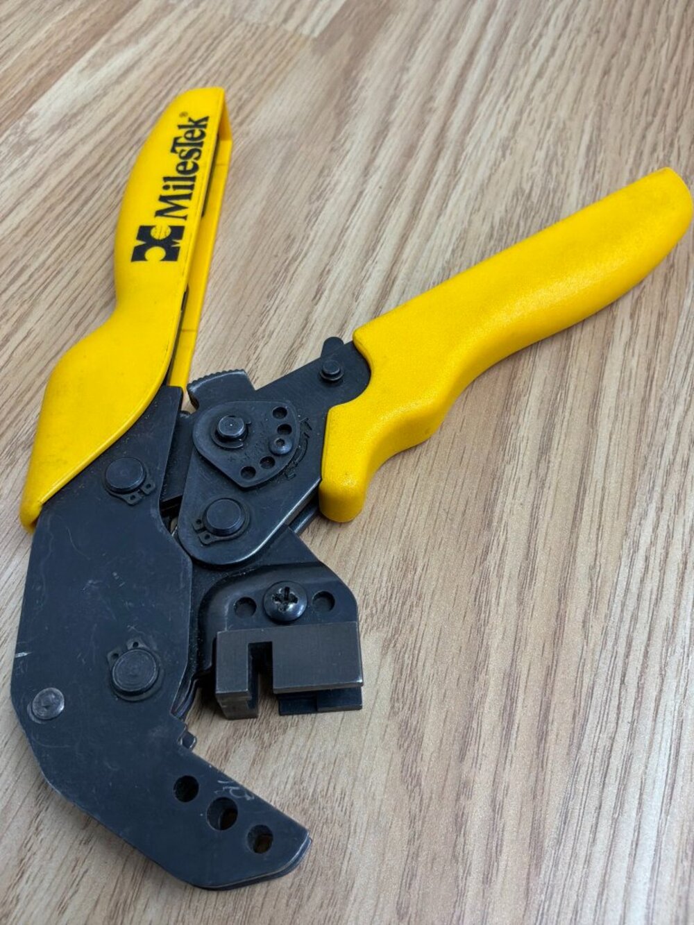 MilesTek Ratcheting Crimping Tool | Network Cable Crimper | Like New
